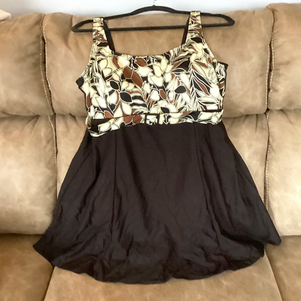 It Figures Slender Thighs 20W Swim Dress